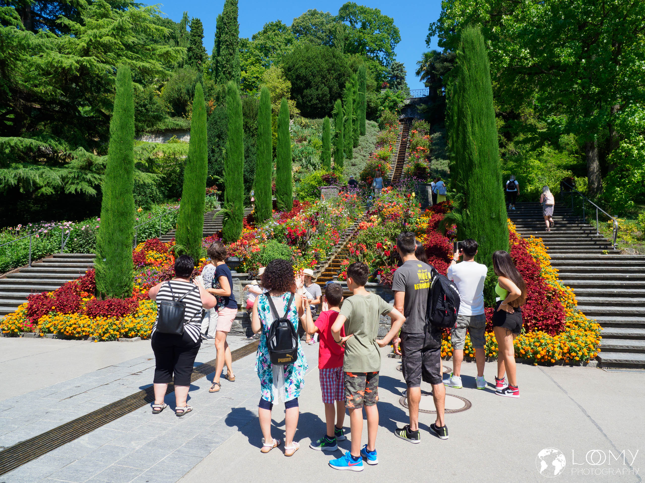 Italienische Blumen-Wassertreppe