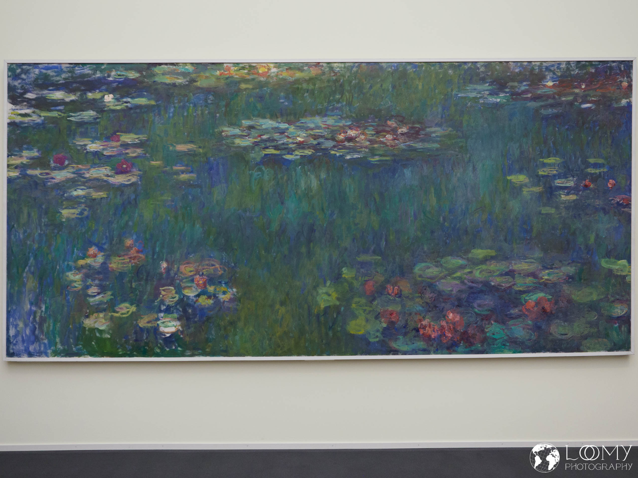 Der Seerosenteich, Grüne Spiegelungen