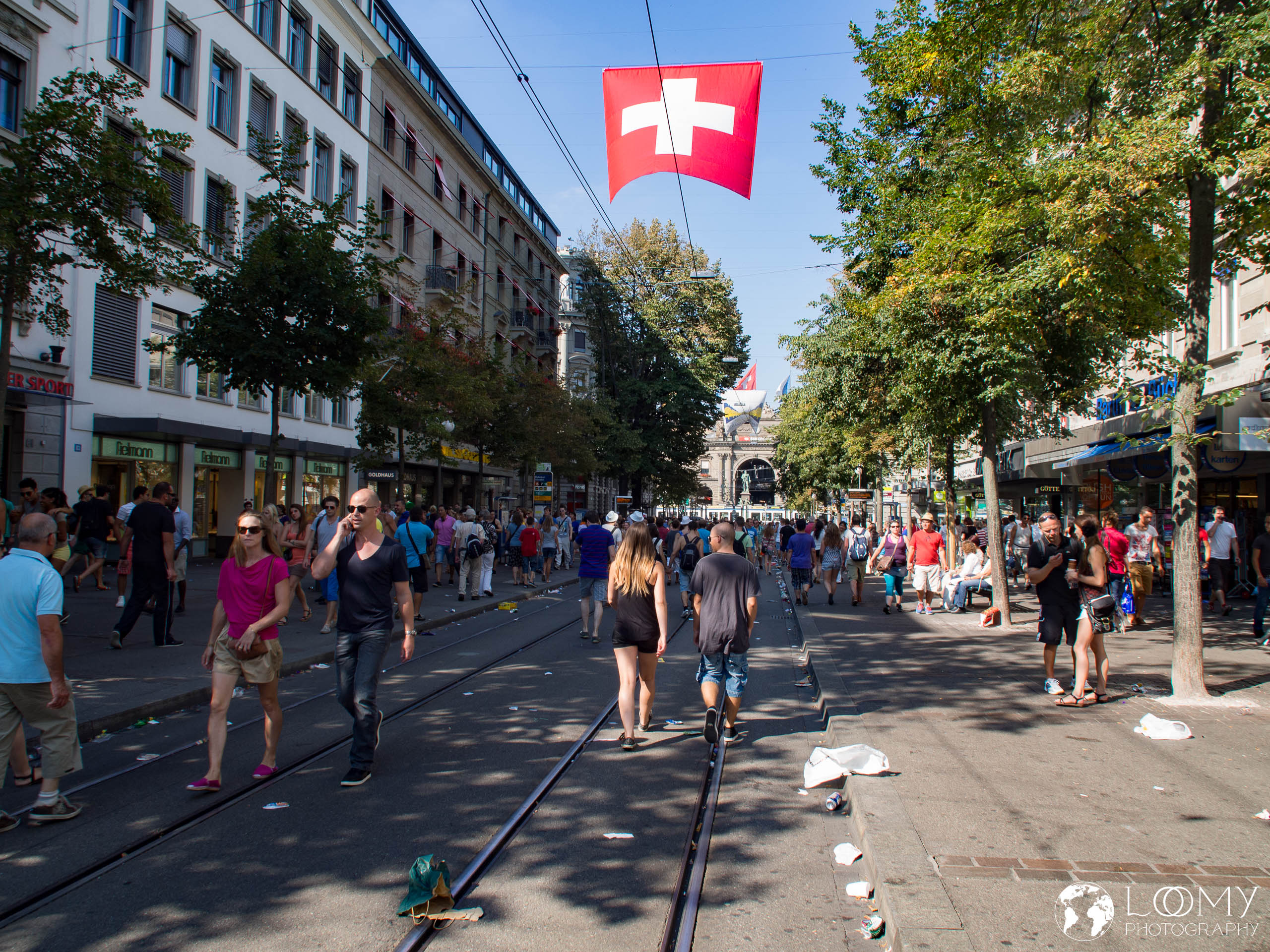 Alles strömt durch die Bahnhofsstrasse