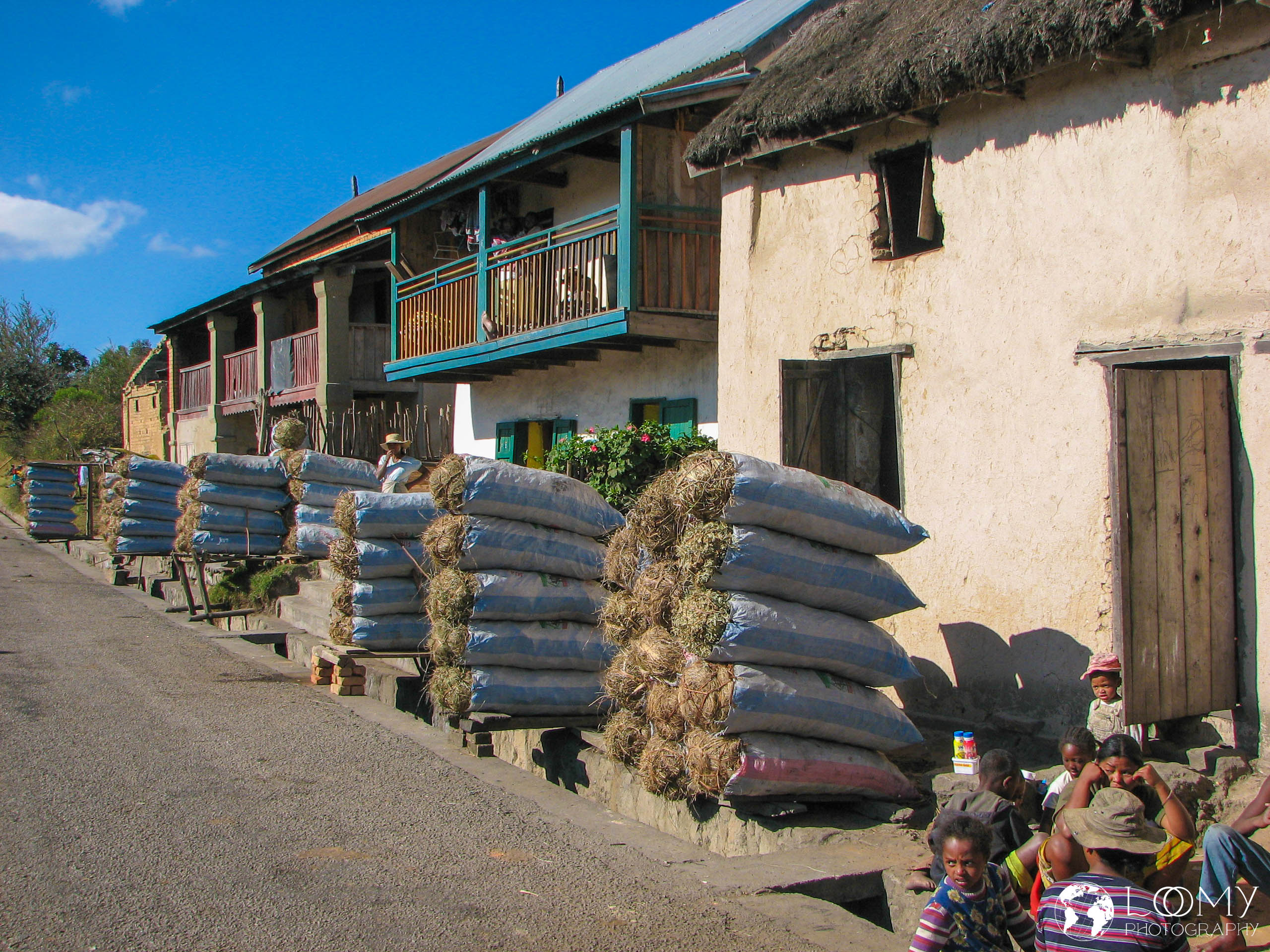 Säcke mit Holzkohle