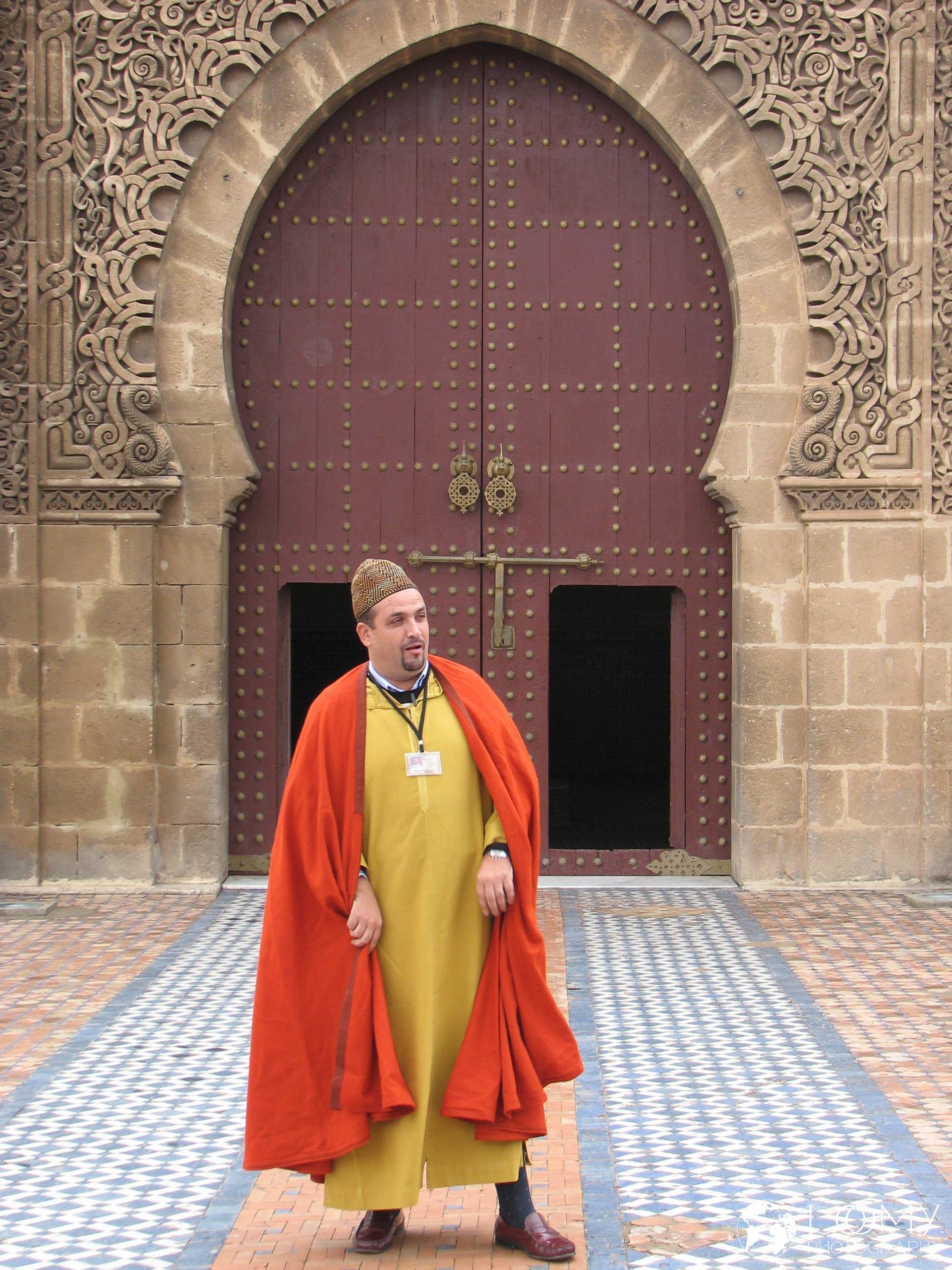Mohammed vor dem Mausoleum von Mulay Ismail