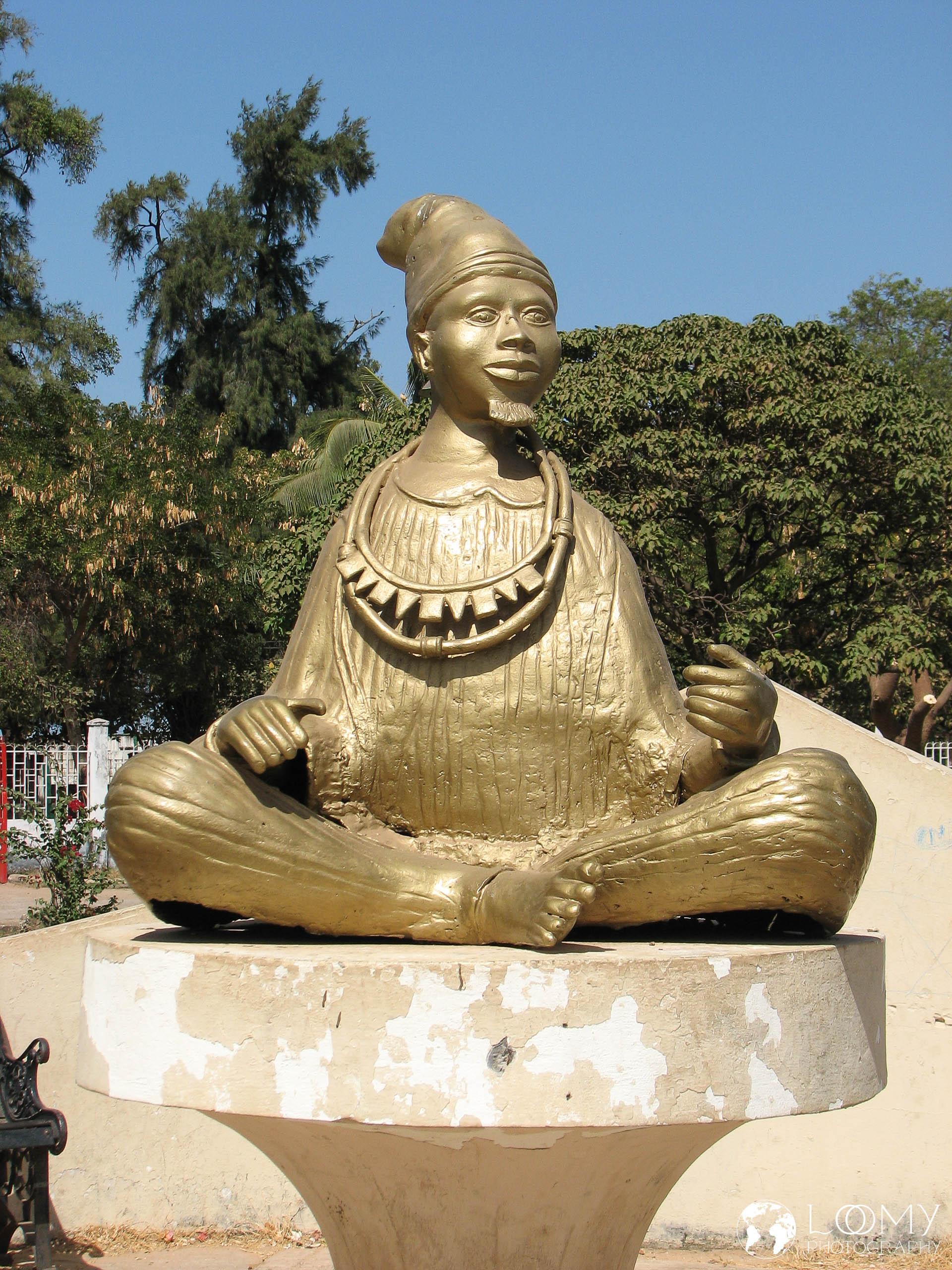 Statue beim Triumphbogen