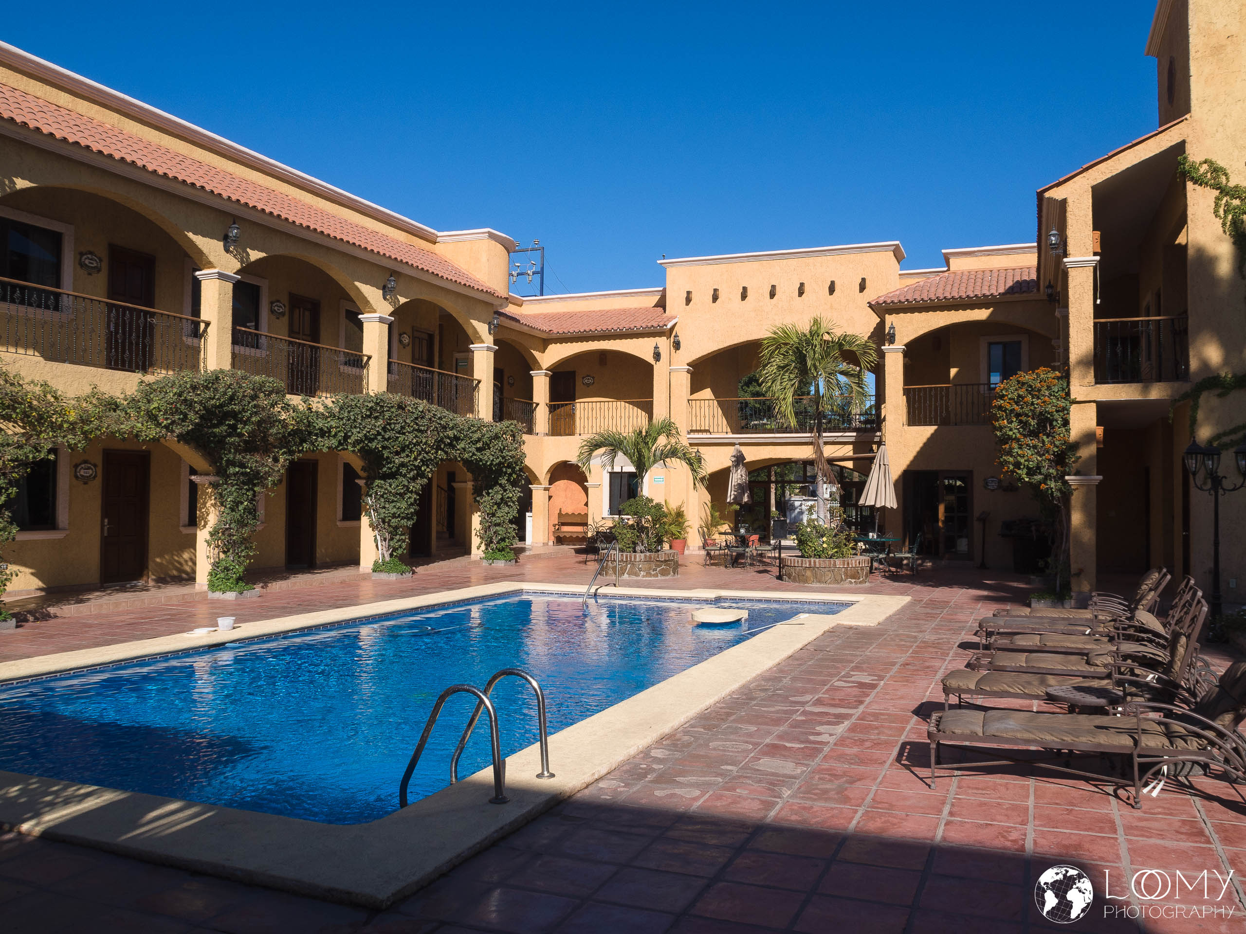 Hotel Hacienda Suites