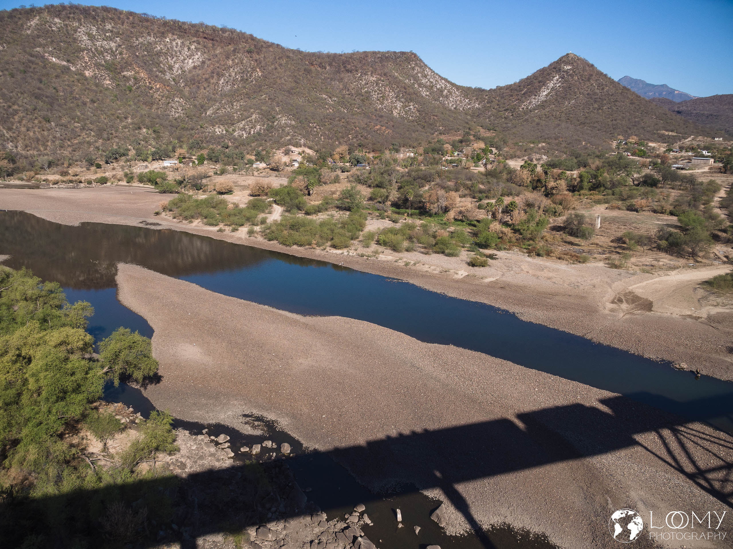 Schatten des CHEPE mit Brückenkonstruktion