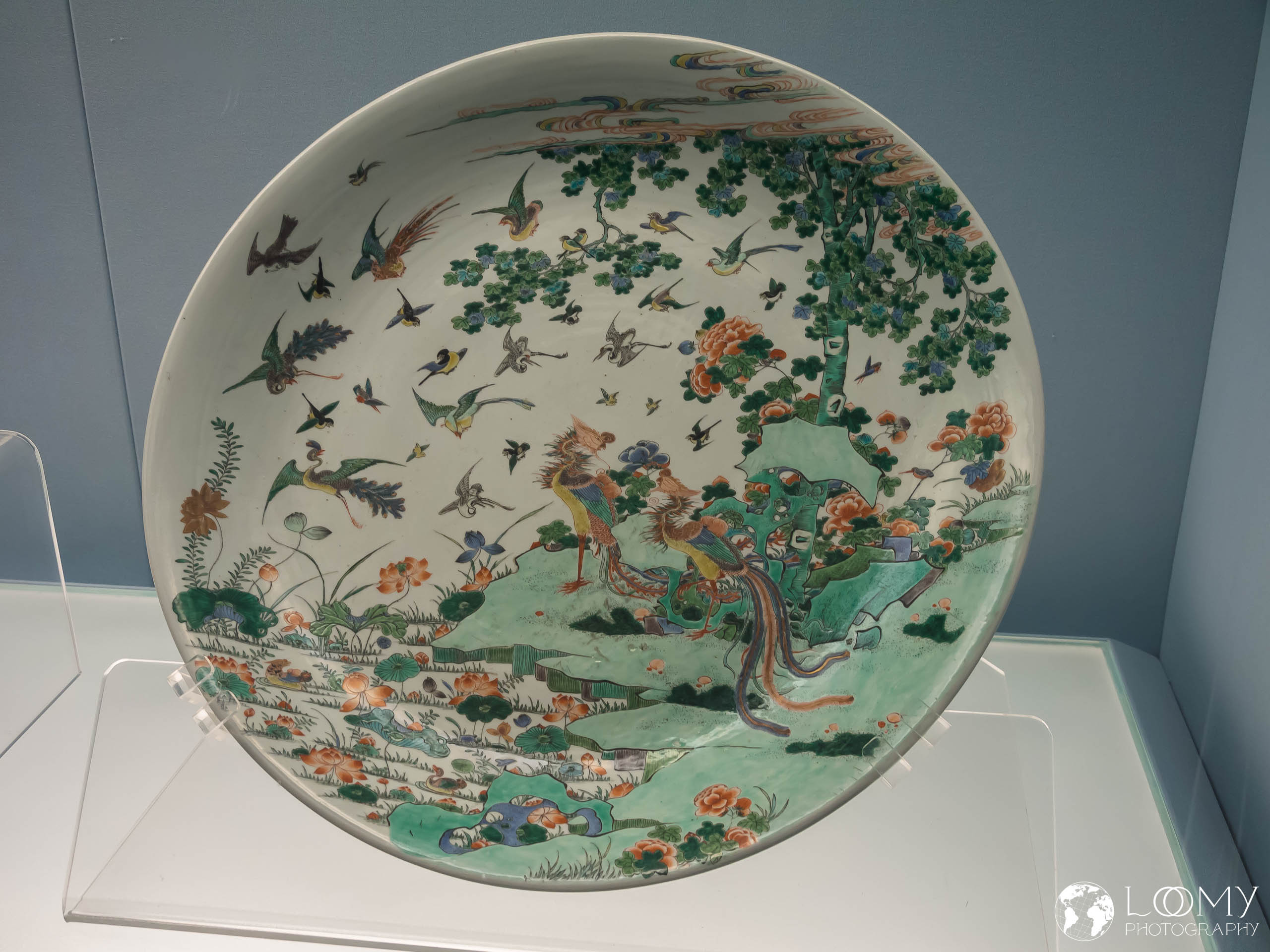 Teller mit Vogeldesign