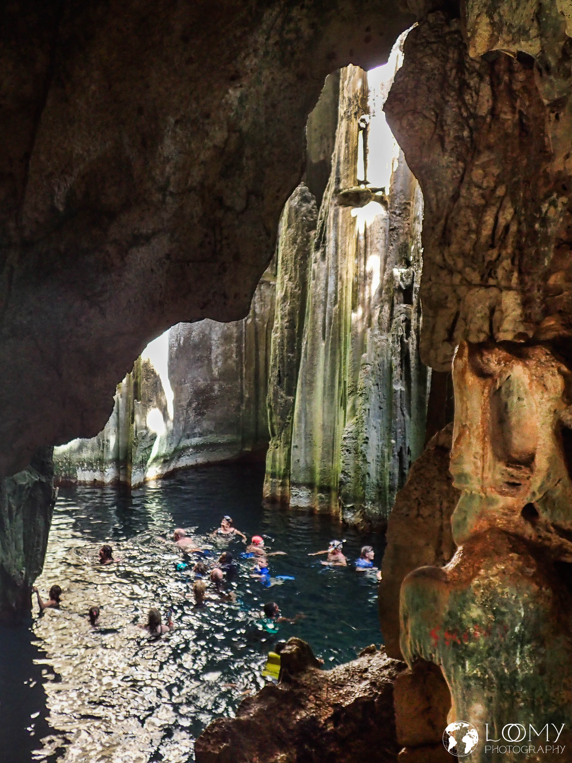Sawa-I-Lau Cave